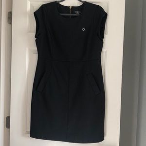 Chase employee attire dress with pockets!